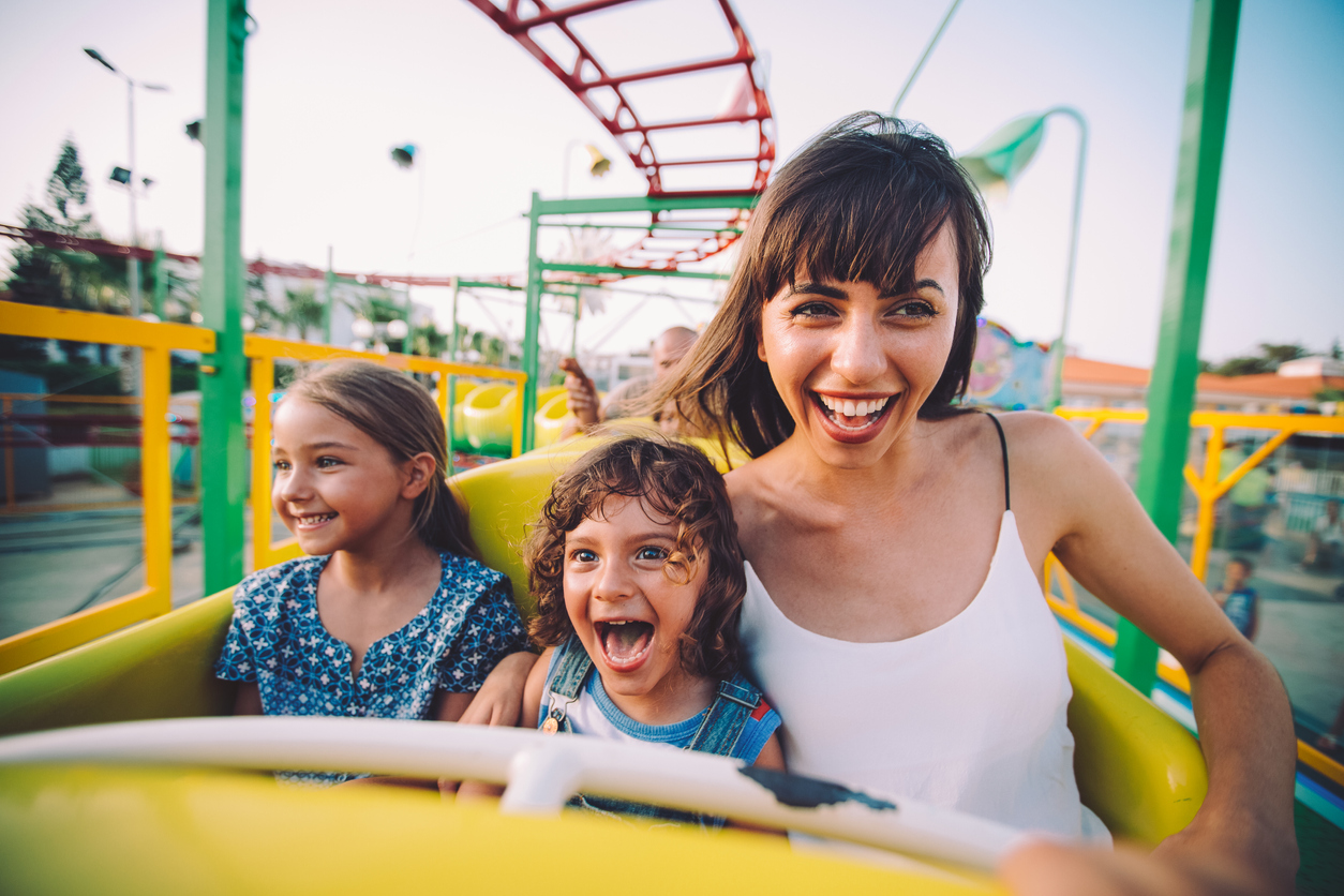 Família em parque temático de Orlando