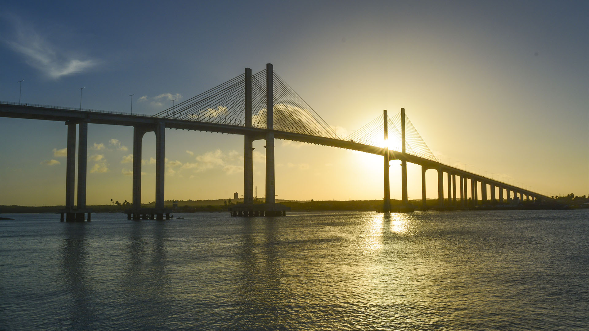 Ponte Newton Navarro ao entardecer em Natal, Rio Grande do Norte