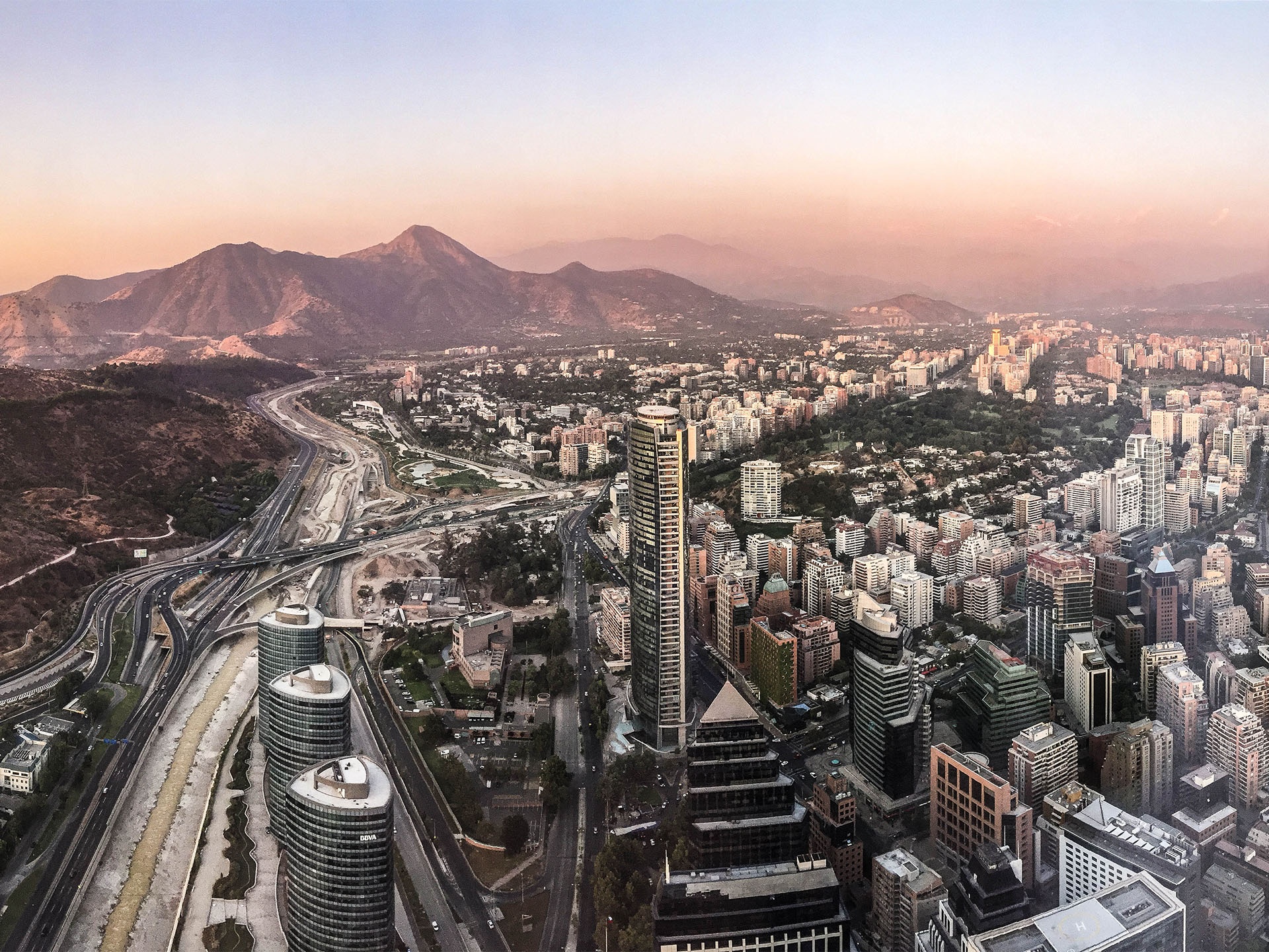 Vista de Santiago a partir da Costanera Center, Chile